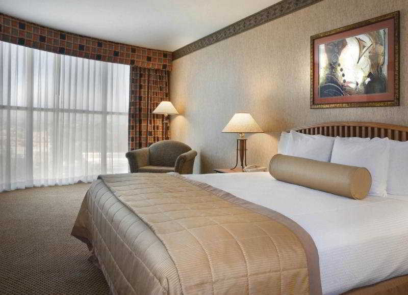 Embassy Anaheim - South Hotel 4*