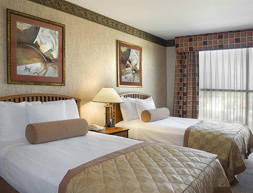 Hotel Embassy Anaheim - South 4*